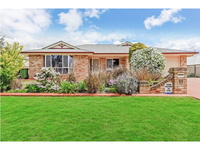 11 Dunbar Court, Highfields QLD 4352