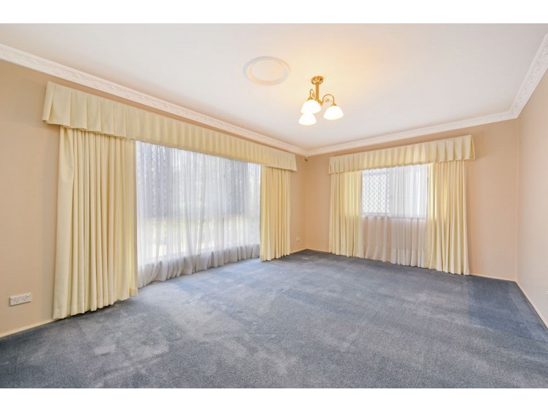 11 Dunbar Court, Highfields QLD 4352