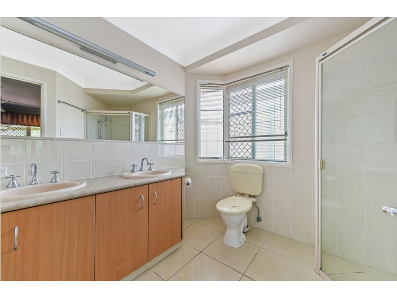 11 Dunbar Court, Highfields QLD 4352