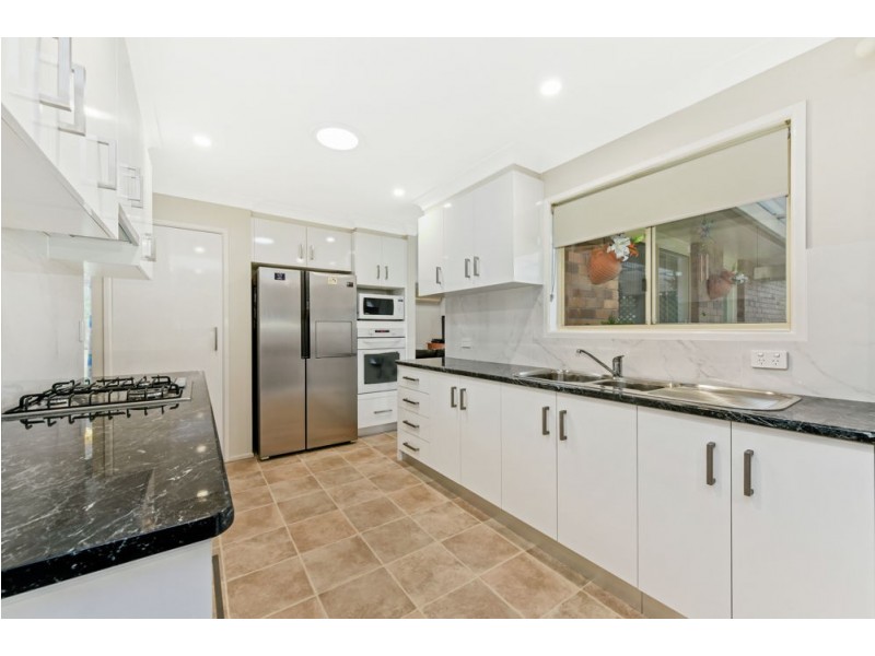 8 Donna Court, Kearneys Spring QLD 4350