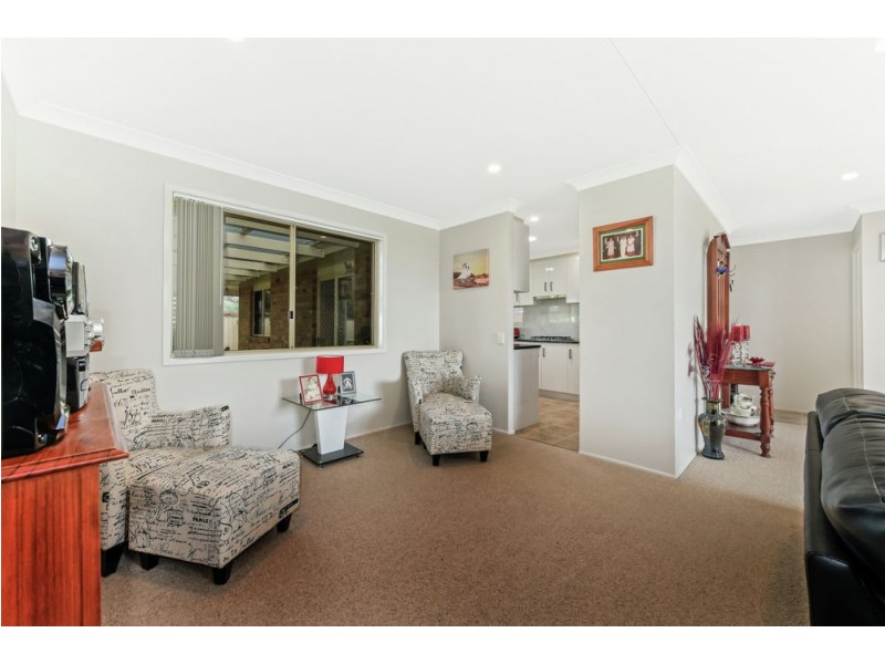 8 Donna Court, Kearneys Spring QLD 4350