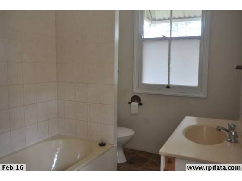 6 Gostwyck Street, Newtown QLD 4350