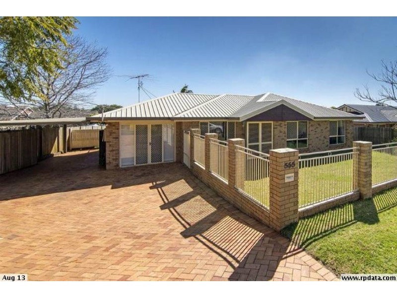 555 Hume Street, Kearneys Spring QLD 4350