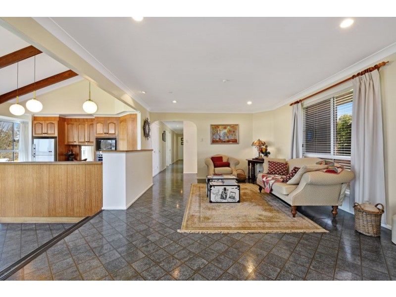 6 Hull Court, Highfields QLD 4352