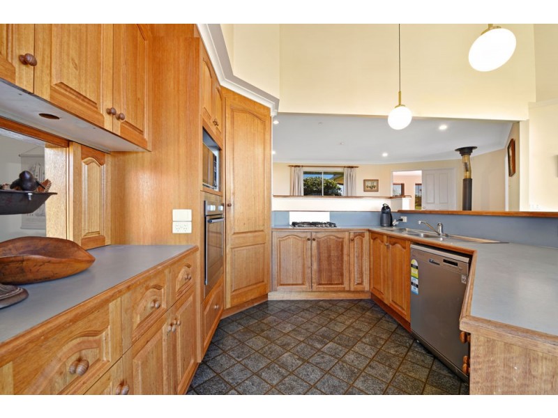 6 Hull Court, Highfields QLD 4352