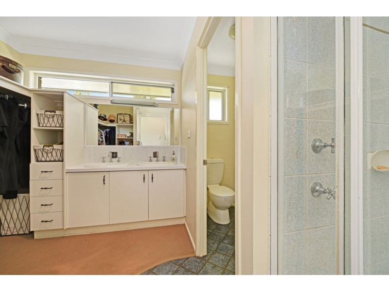 6 Hull Court, Highfields QLD 4352