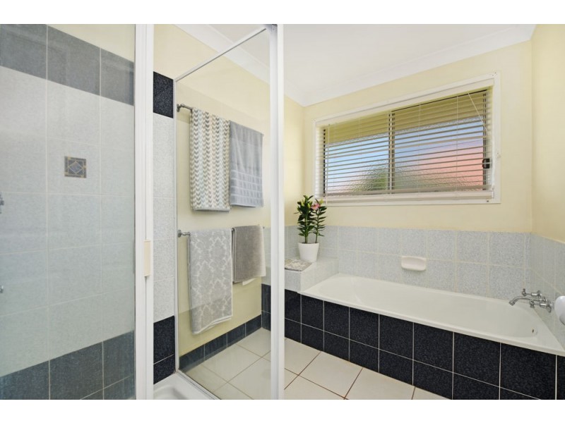 6 Hull Court, Highfields QLD 4352