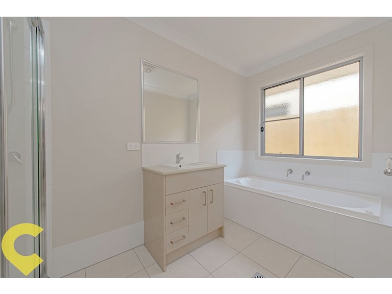 5 Farrer Street, Cranley QLD 4350