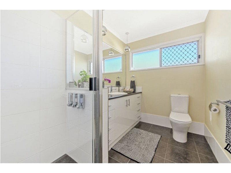 10 Hanlon Street, Newtown QLD 4350