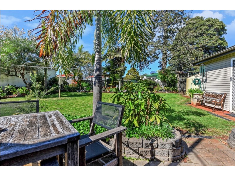 10 Hanlon Street, Newtown QLD 4350