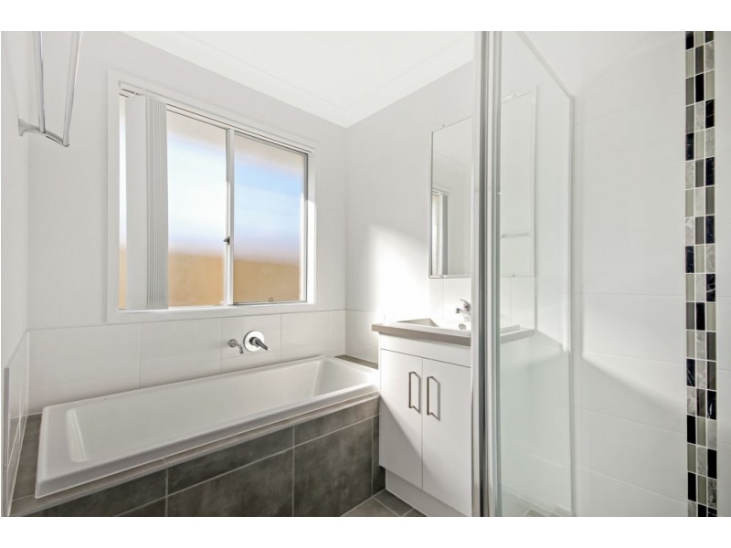 6 Shelley Street, Redbank Plains QLD 4301