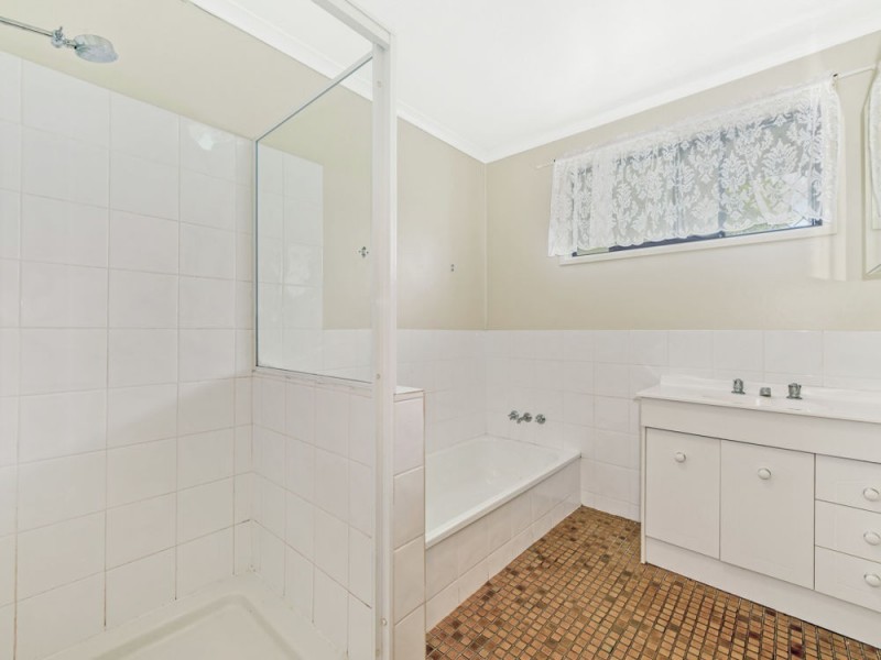 21 Sampson Street, Wilsonton QLD 4350