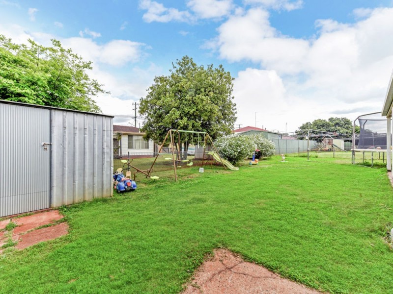 21 Sampson Street, Wilsonton QLD 4350