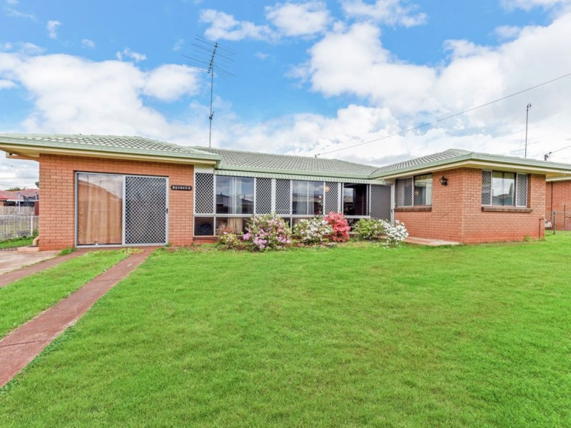 21 Sampson Street, Wilsonton QLD 4350