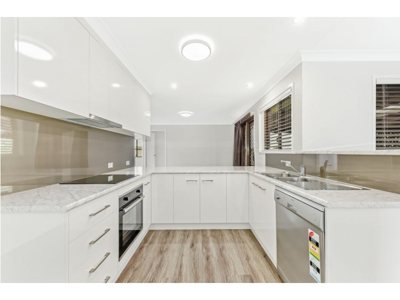 16 Catalina Drive, Wilsonton QLD 4350