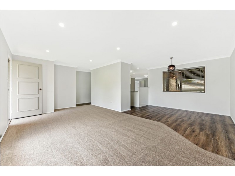 16 Catalina Drive, Wilsonton QLD 4350