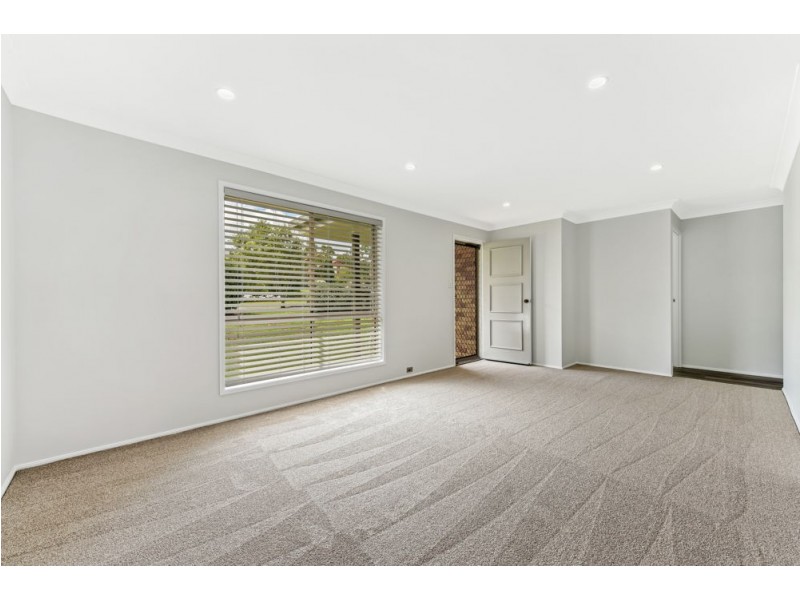 16 Catalina Drive, Wilsonton QLD 4350
