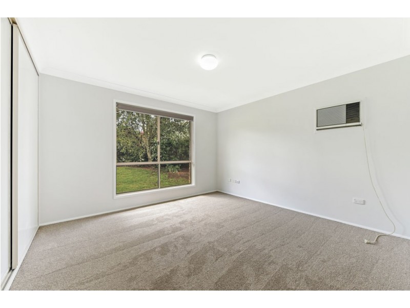 16 Catalina Drive, Wilsonton QLD 4350