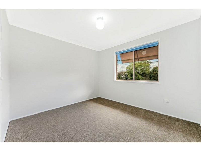 16 Catalina Drive, Wilsonton QLD 4350