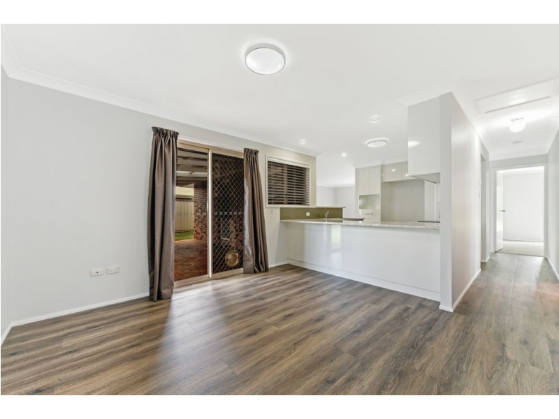 16 Catalina Drive, Wilsonton QLD 4350