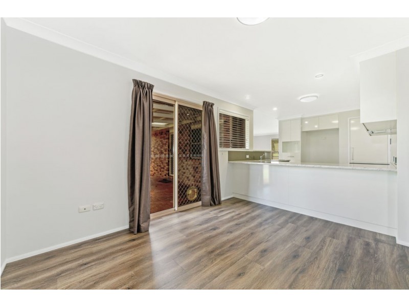 16 Catalina Drive, Wilsonton QLD 4350
