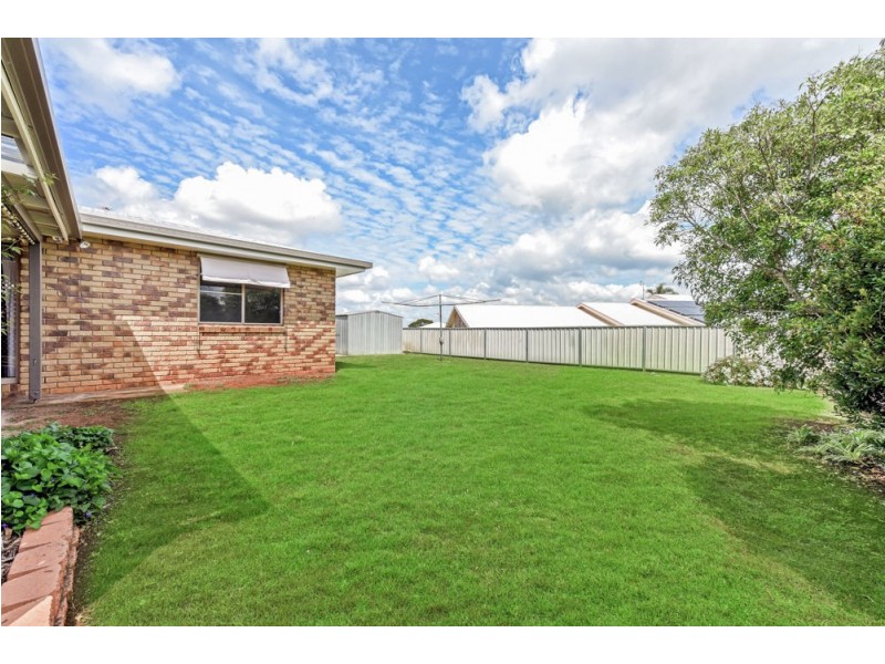 16 Catalina Drive, Wilsonton QLD 4350