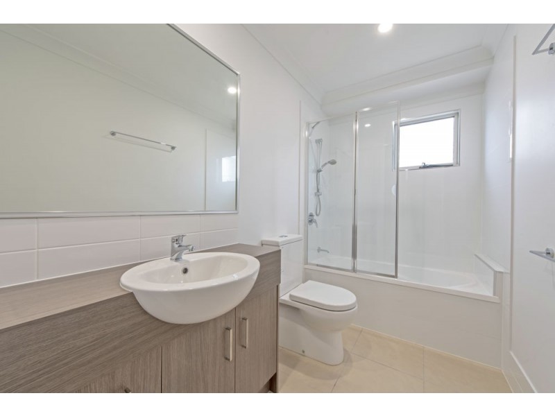 18/227 Nelson Street, Kearneys Spring QLD 4350