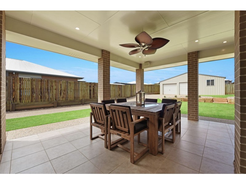 13 Sportsman Drive, Highfields QLD 4352