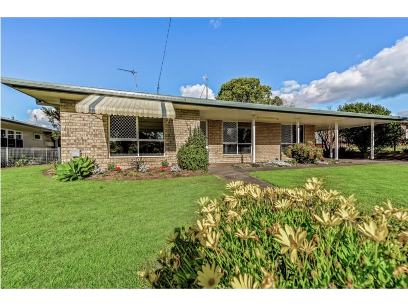 14 Leichhardt Street, Centenary Heights QLD 4350
