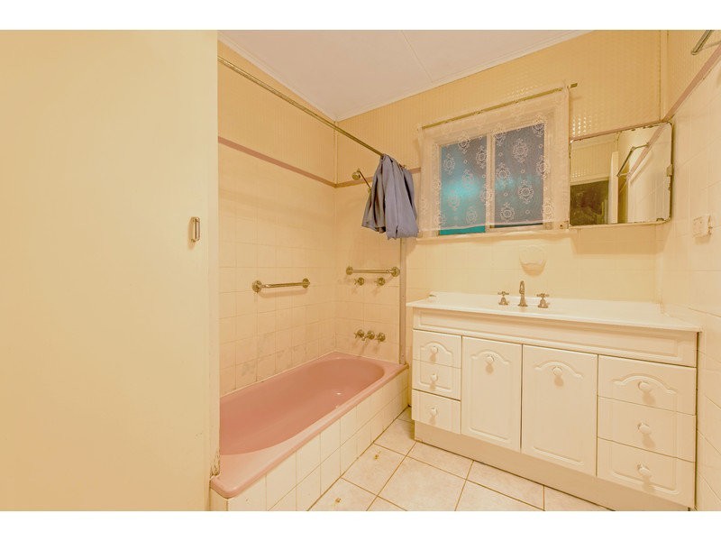 10A Esmond Street, Rockville QLD 4350