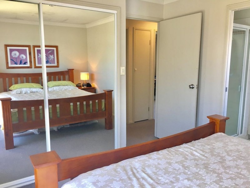 1 Tracey Street, Wynnum West QLD 4178