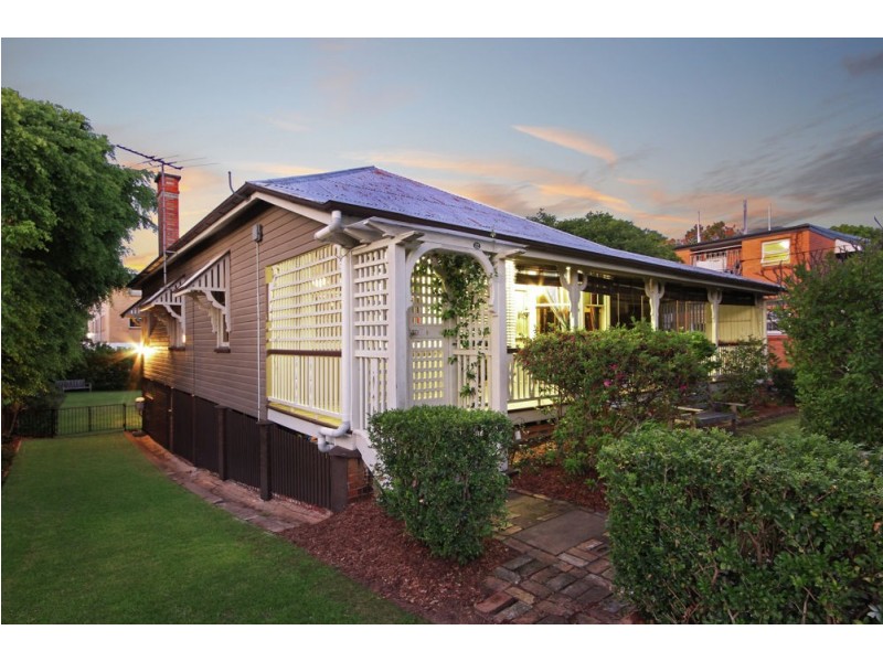 22 London Road, Clayfield QLD 4011