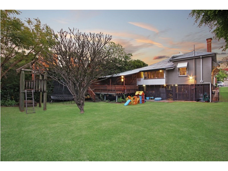 22 London Road, Clayfield QLD 4011