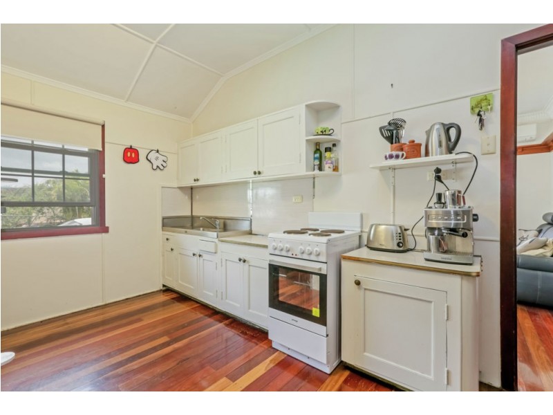 15 Judge Street, Norman Park QLD 4170
