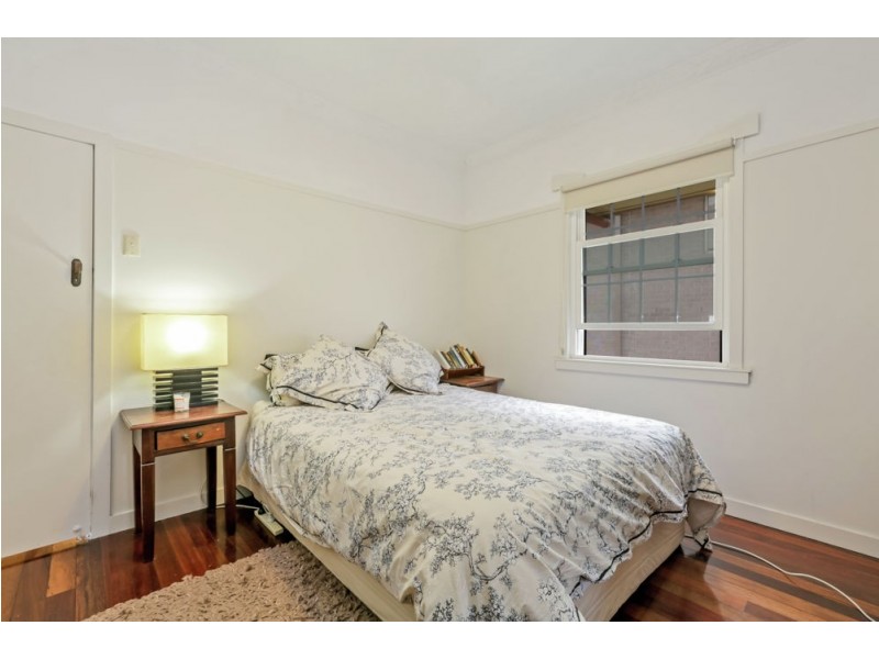 15 Judge Street, Norman Park QLD 4170