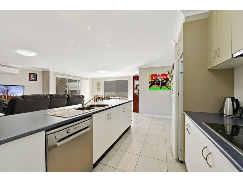 9 Koel Crescent, Highfields QLD 4352