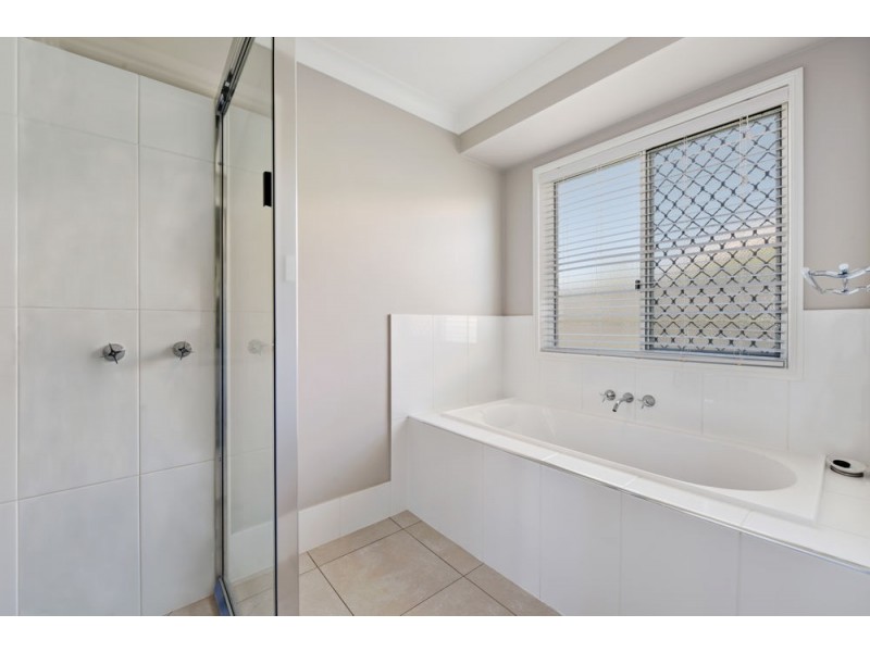 9 Koel Crescent, Highfields QLD 4352