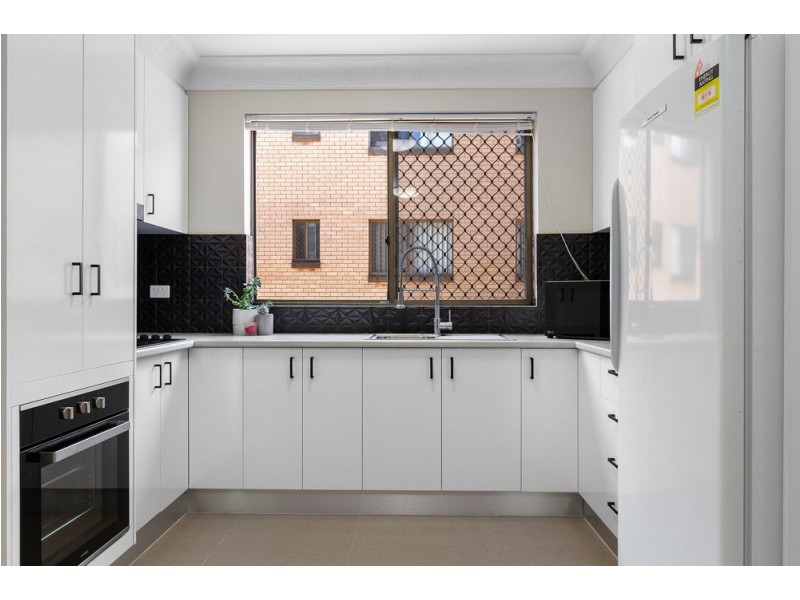 2/15 Salt Street, Windsor QLD 4030