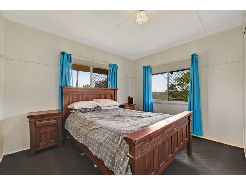 305 West Street, Harristown QLD 4350