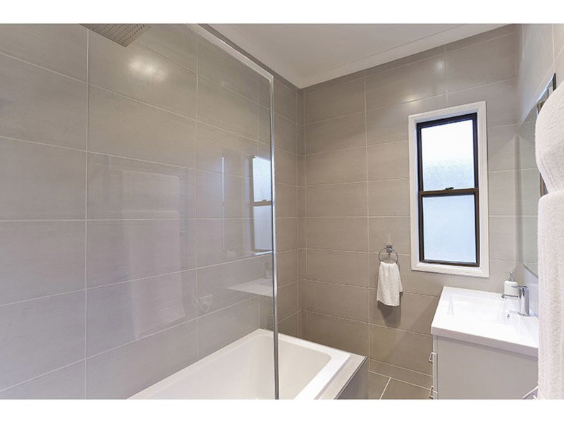 66 Gordon Avenue, Newtown QLD 4350