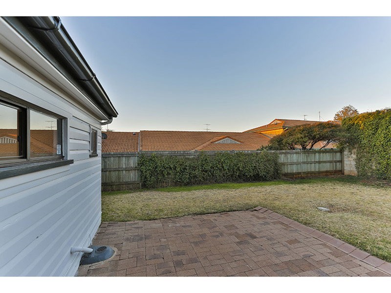 66 Gordon Avenue, Newtown QLD 4350