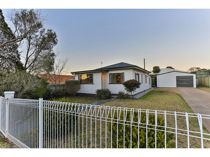 66 Gordon Avenue, Newtown QLD 4350