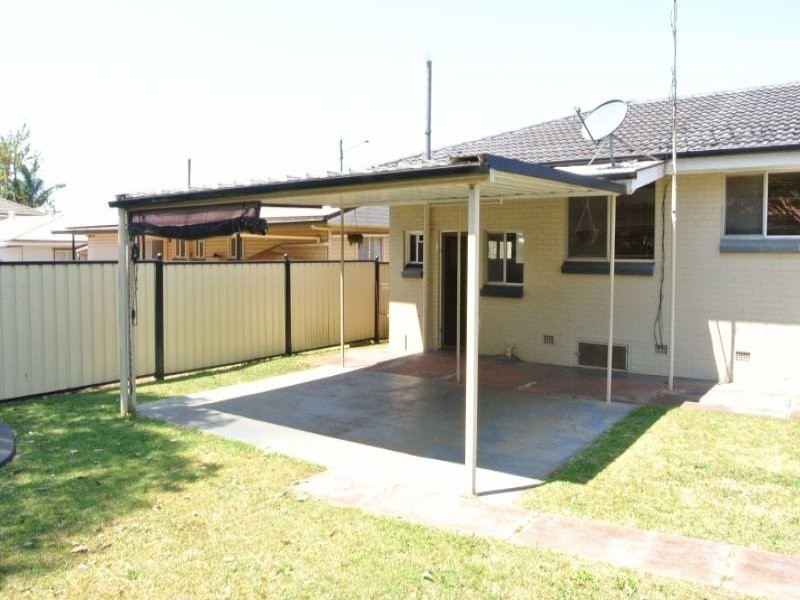 15 Quelch Street, Rockville QLD 4350