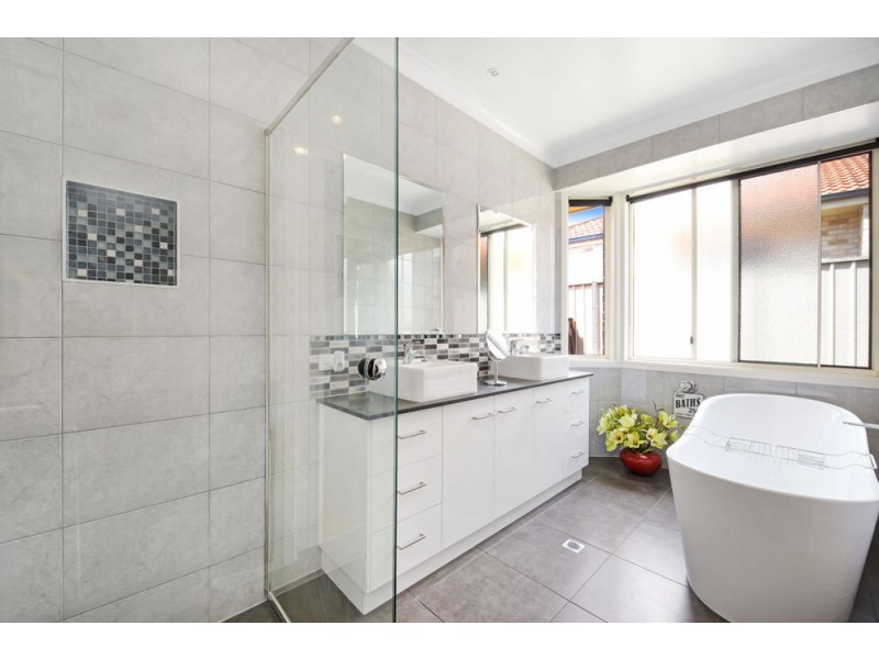 10 Parsley Drive, Middle Ridge QLD 4350