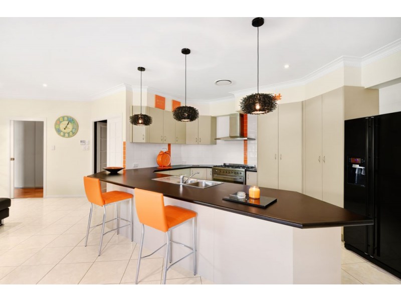 10 Parsley Drive, Middle Ridge QLD 4350