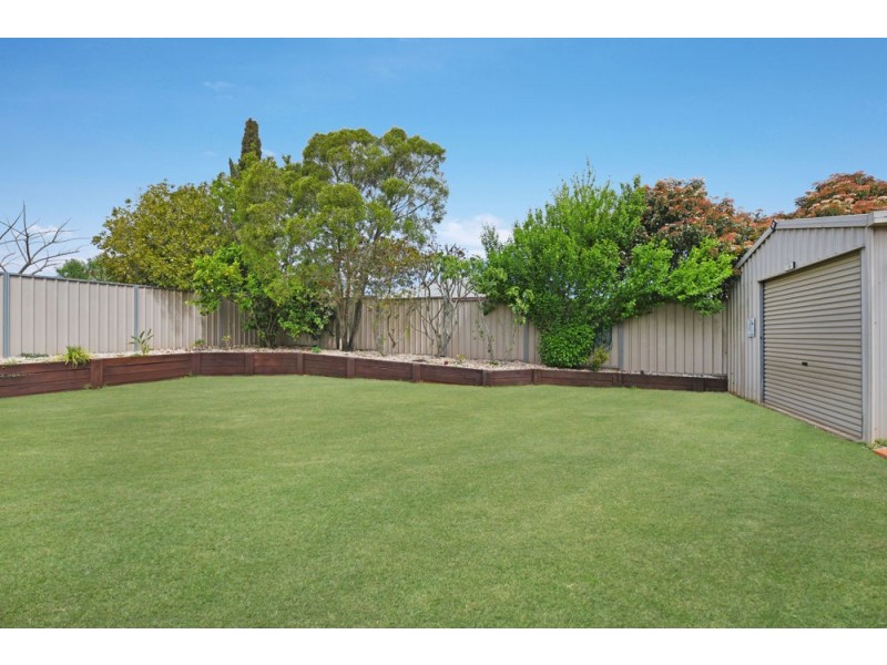 10 Parsley Drive, Middle Ridge QLD 4350