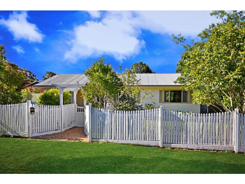 27 Shennan Street, Harristown QLD 4350