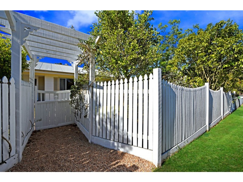 27 Shennan Street, Harristown QLD 4350