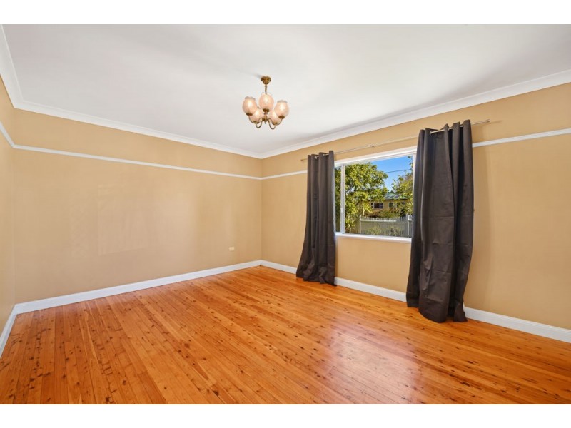 27 Shennan Street, Harristown QLD 4350