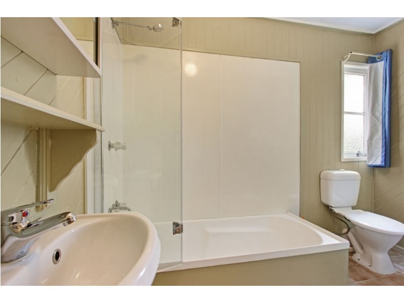 68 Nudgee Road, Hamilton QLD 4007